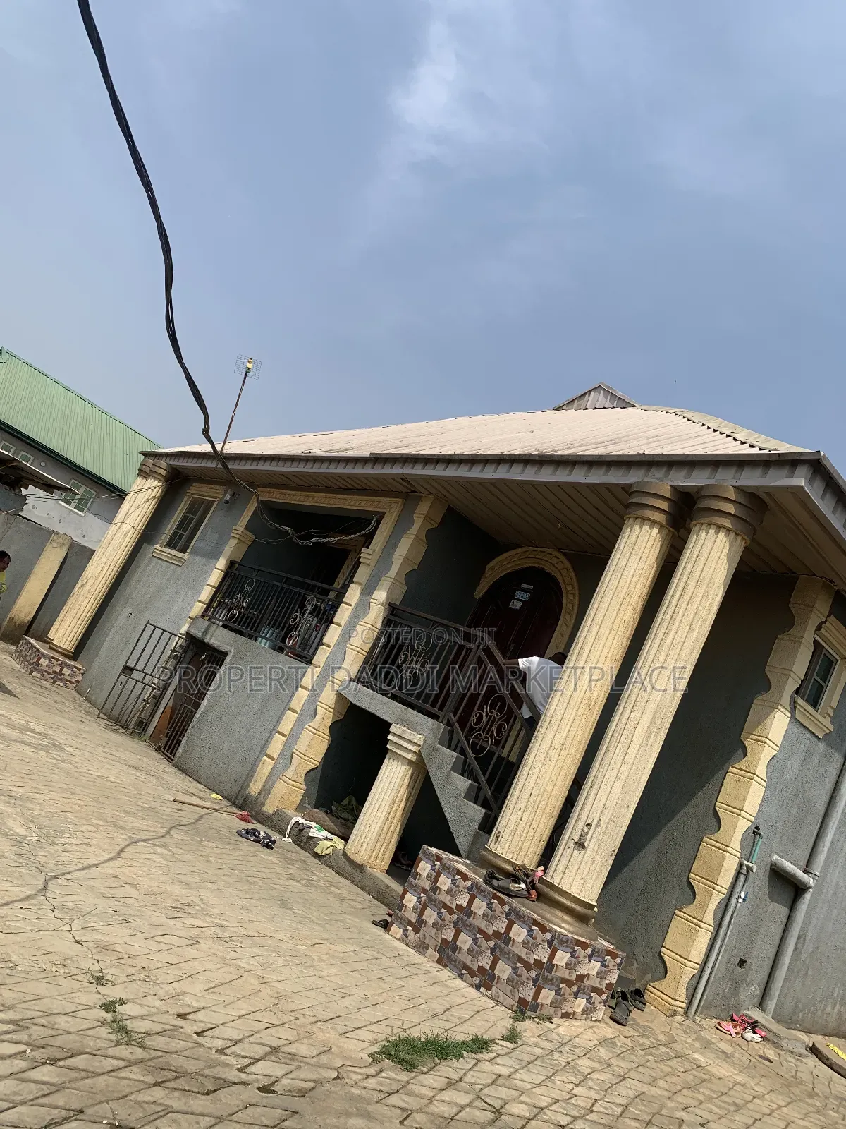 4bdrm Bungalow in Ayobo for sale