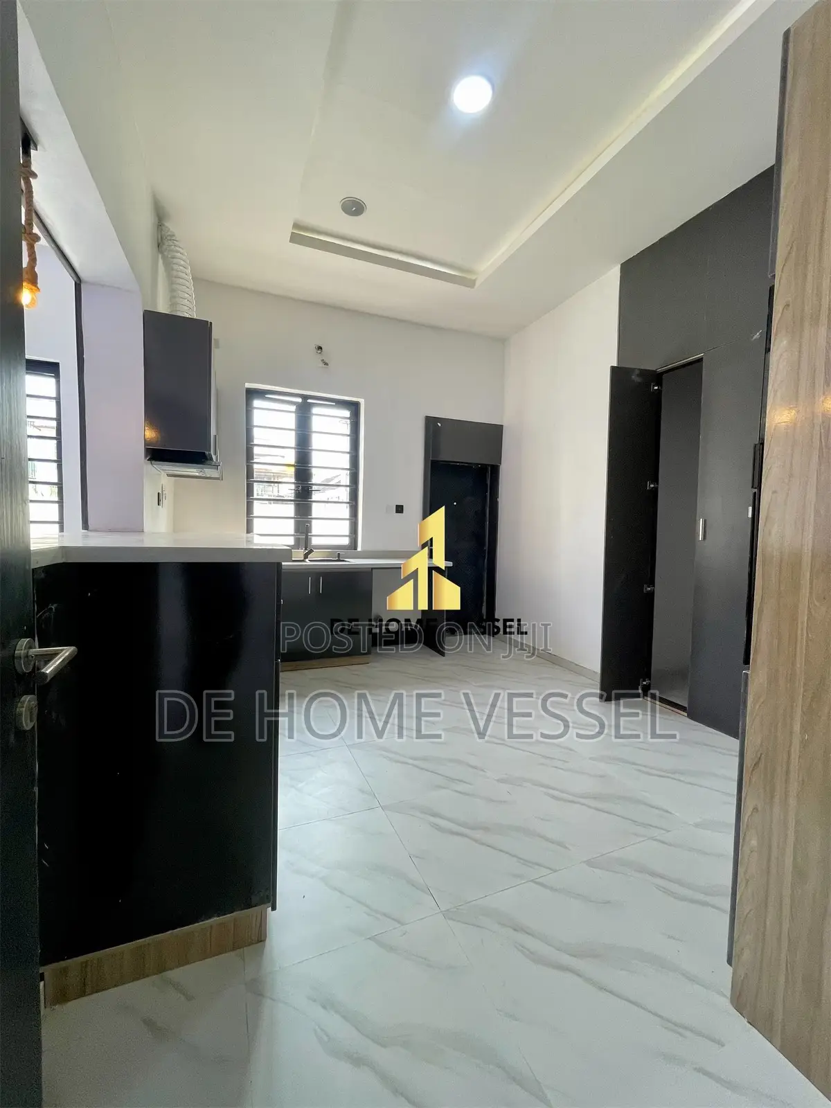 4bdrm Duplex in Ikota for sale