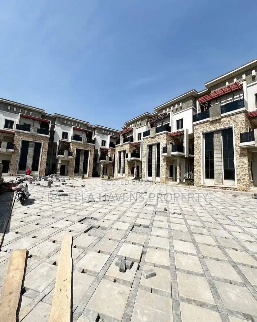 4bdrm Duplex in Jahi for sale