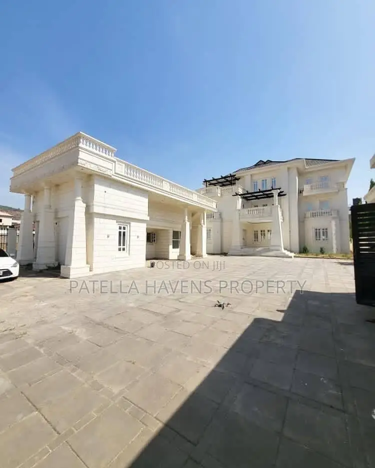 7bdrm Duplex in Katampe for sale