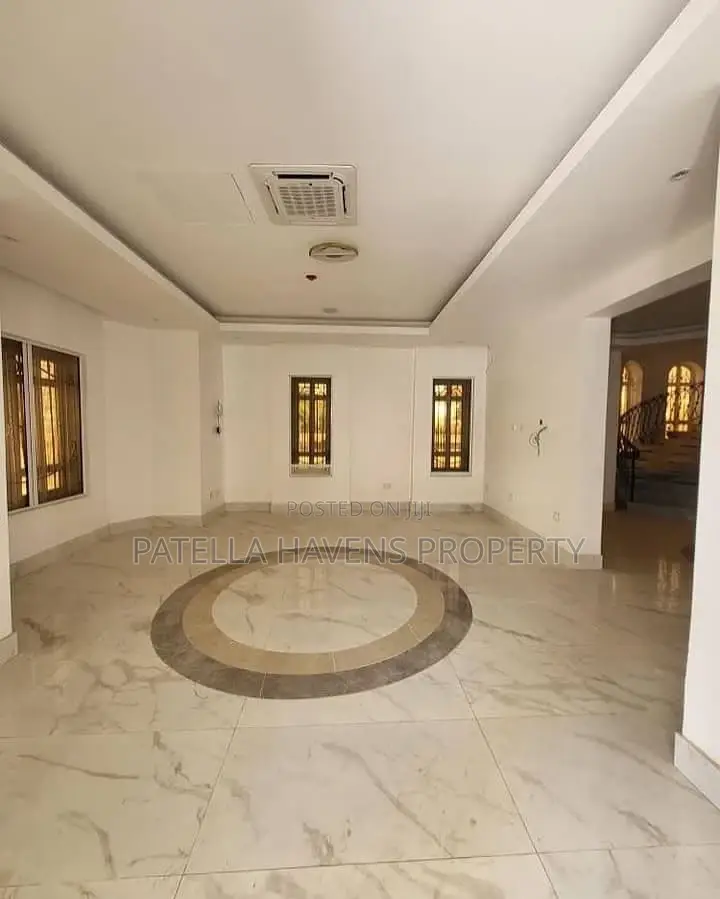7bdrm Duplex in Katampe for sale