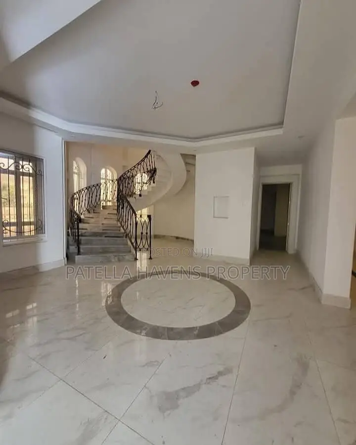 7bdrm Duplex in Katampe for sale