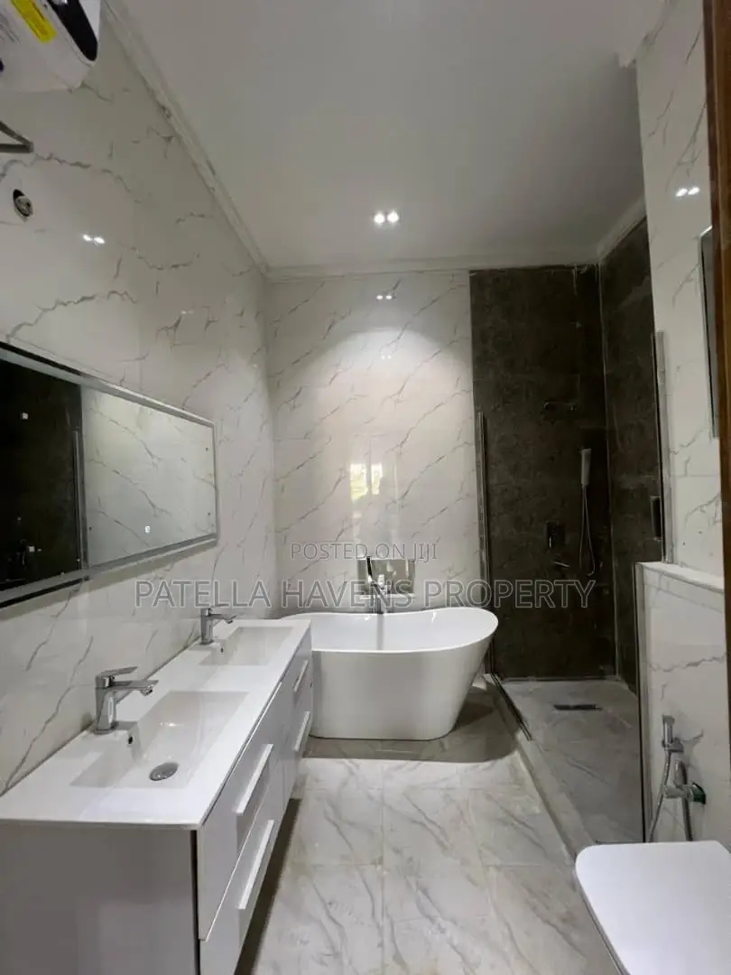 5bdrm Duplex in Ikoyi for sale