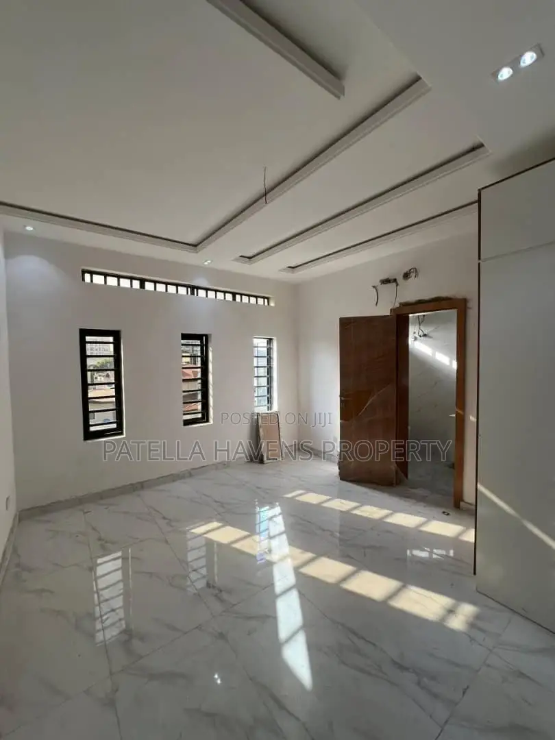 5bdrm Duplex in Ikoyi for sale
