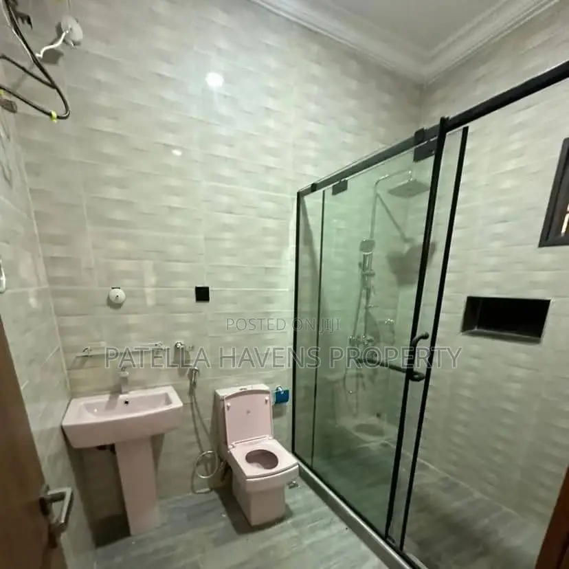 4bdrm Duplex in Jahi for sale