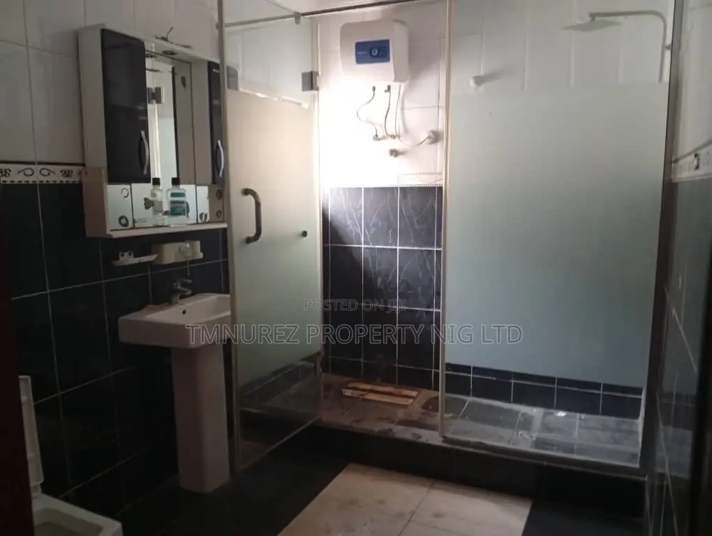 6bdrm Duplex in Bisola Durotimi, Lekki Phase 1 for rent