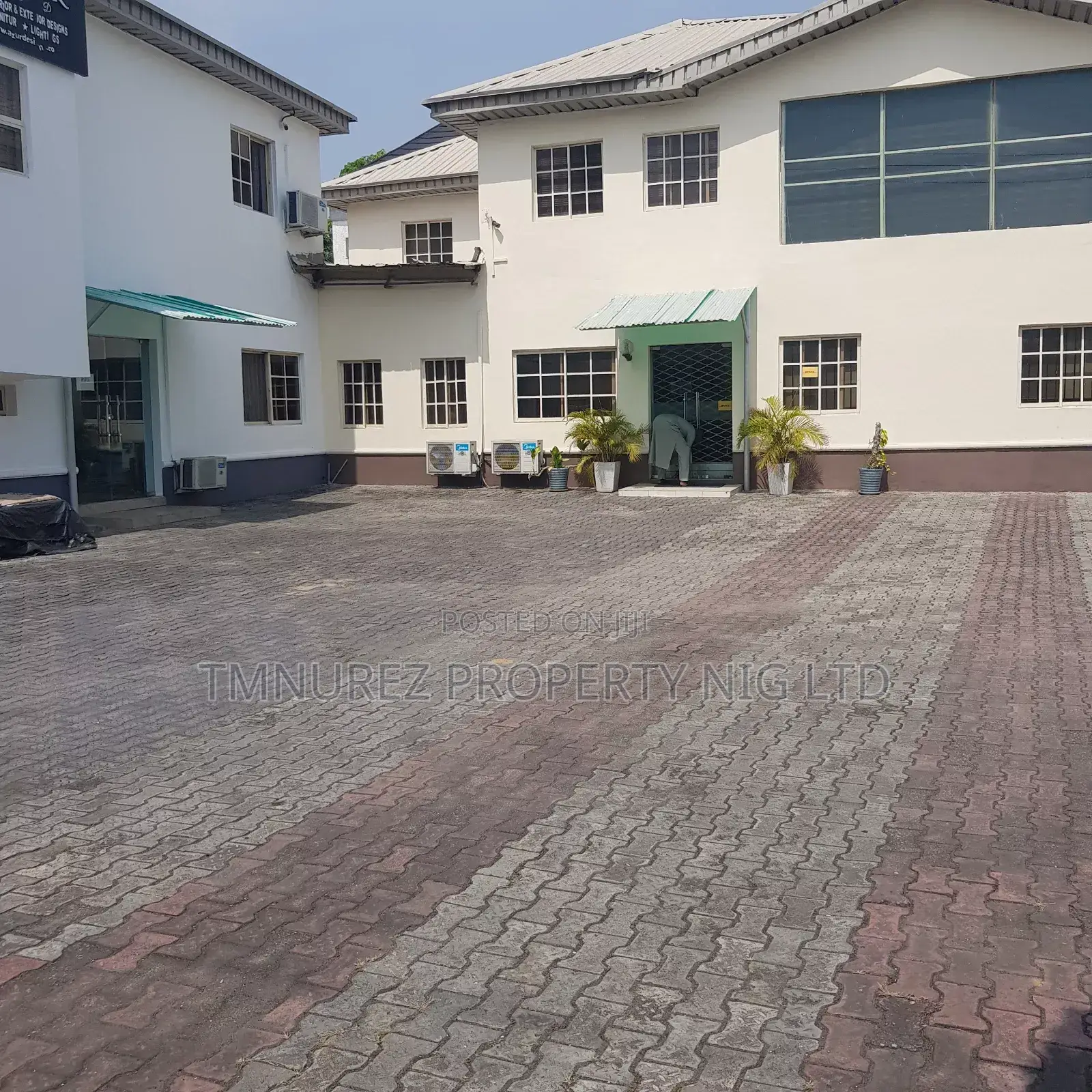 Office Space for Rent, Fully Furnished.