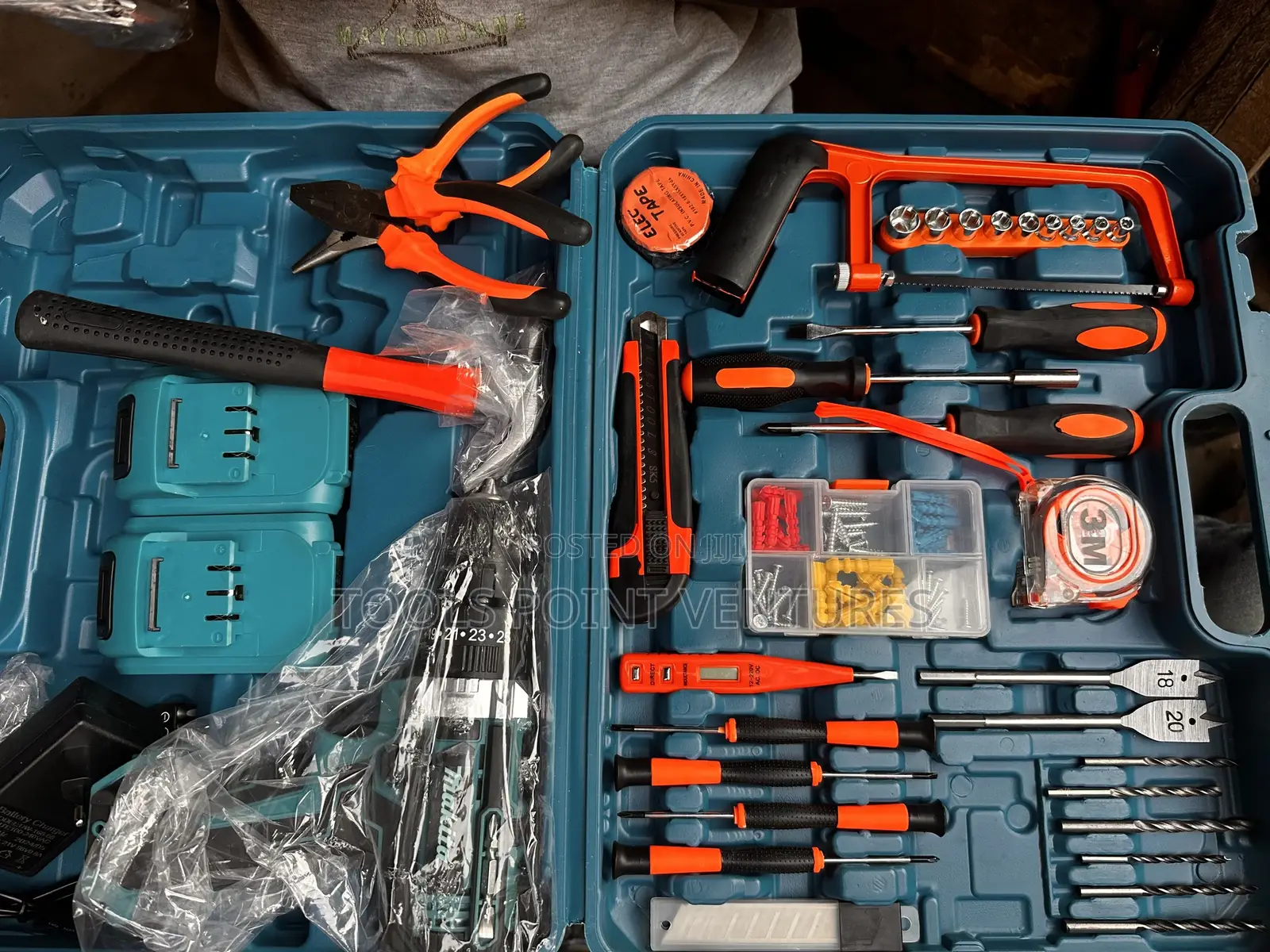 Makita Tools Set With Cordless Drill