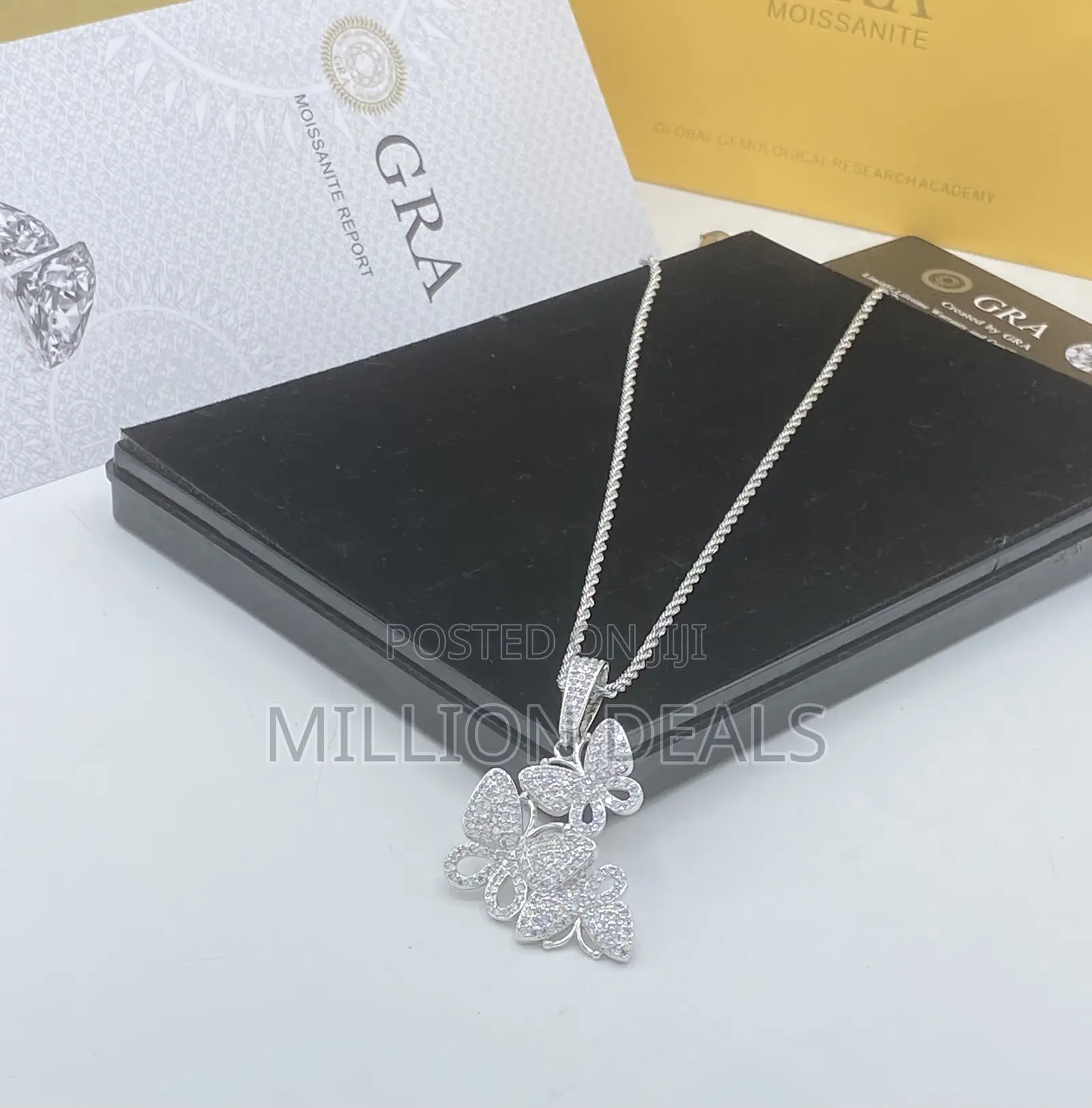 Men’S Luxury Iced Neckpiece N Pendant Silver