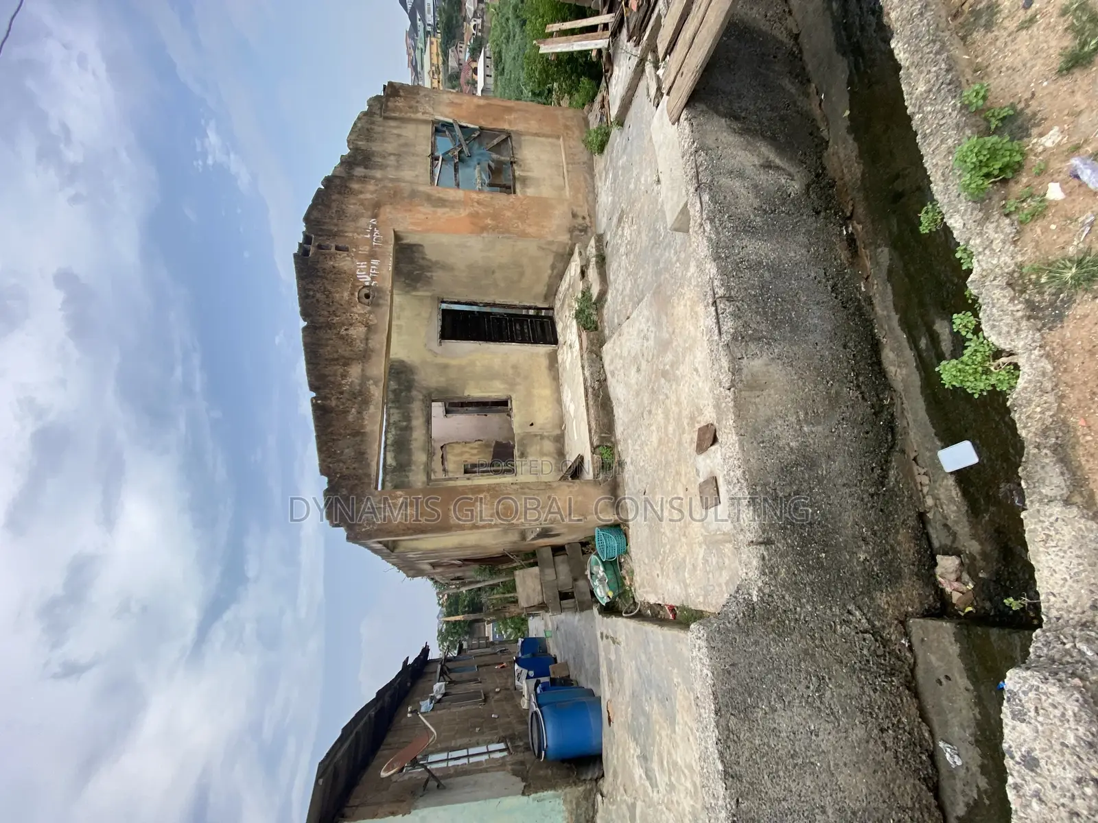 5bdrm Bungalow in Omole Phase 2 for sale