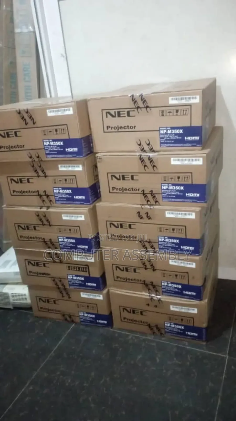 Nec Np-M350x 3lcd Digital Projector. 3,500 Lumens