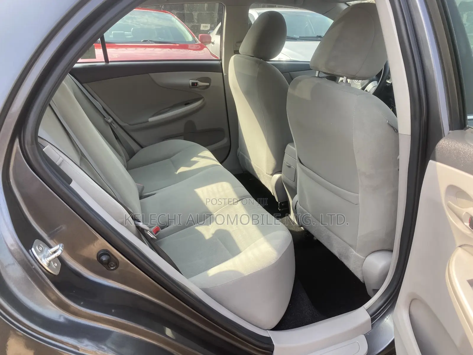 Toyota Corolla LE 4dr Sedan (1.8L 4cyl 4A) 2013 Gray