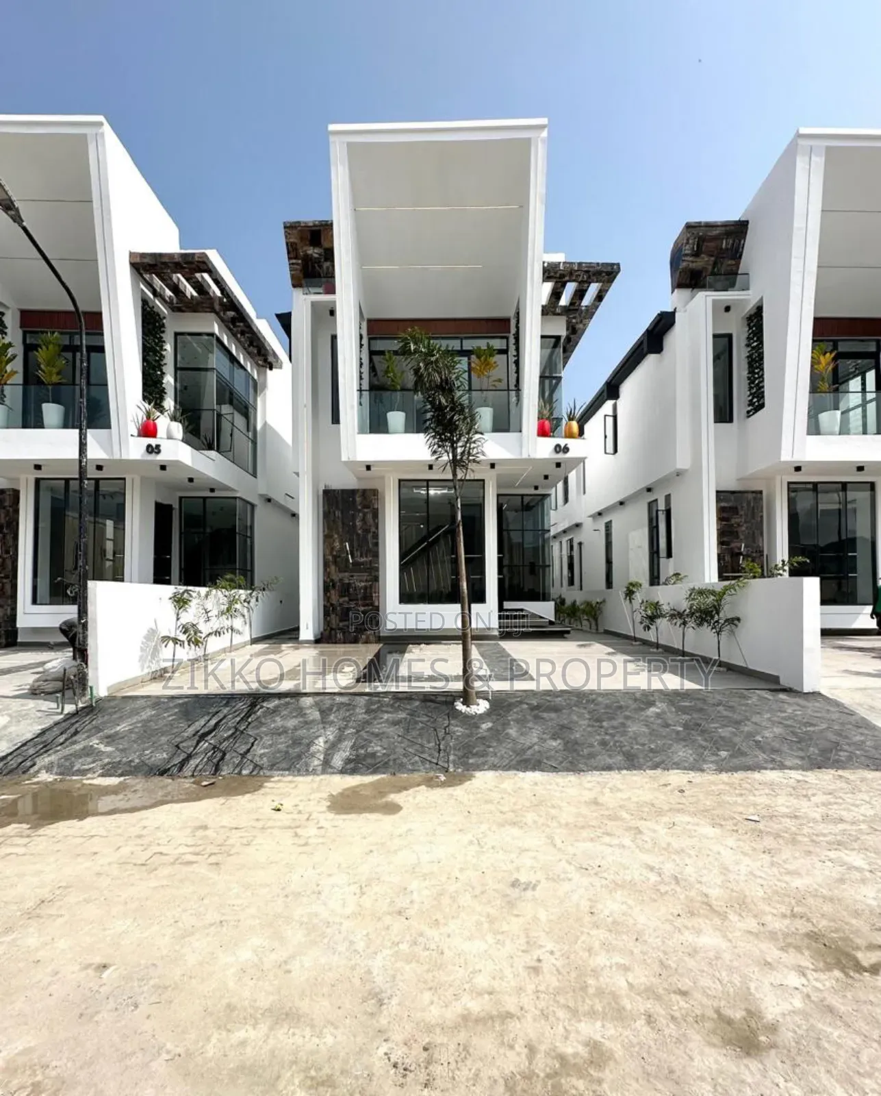 5bdrm Duplex in Chevron Alternative for sale