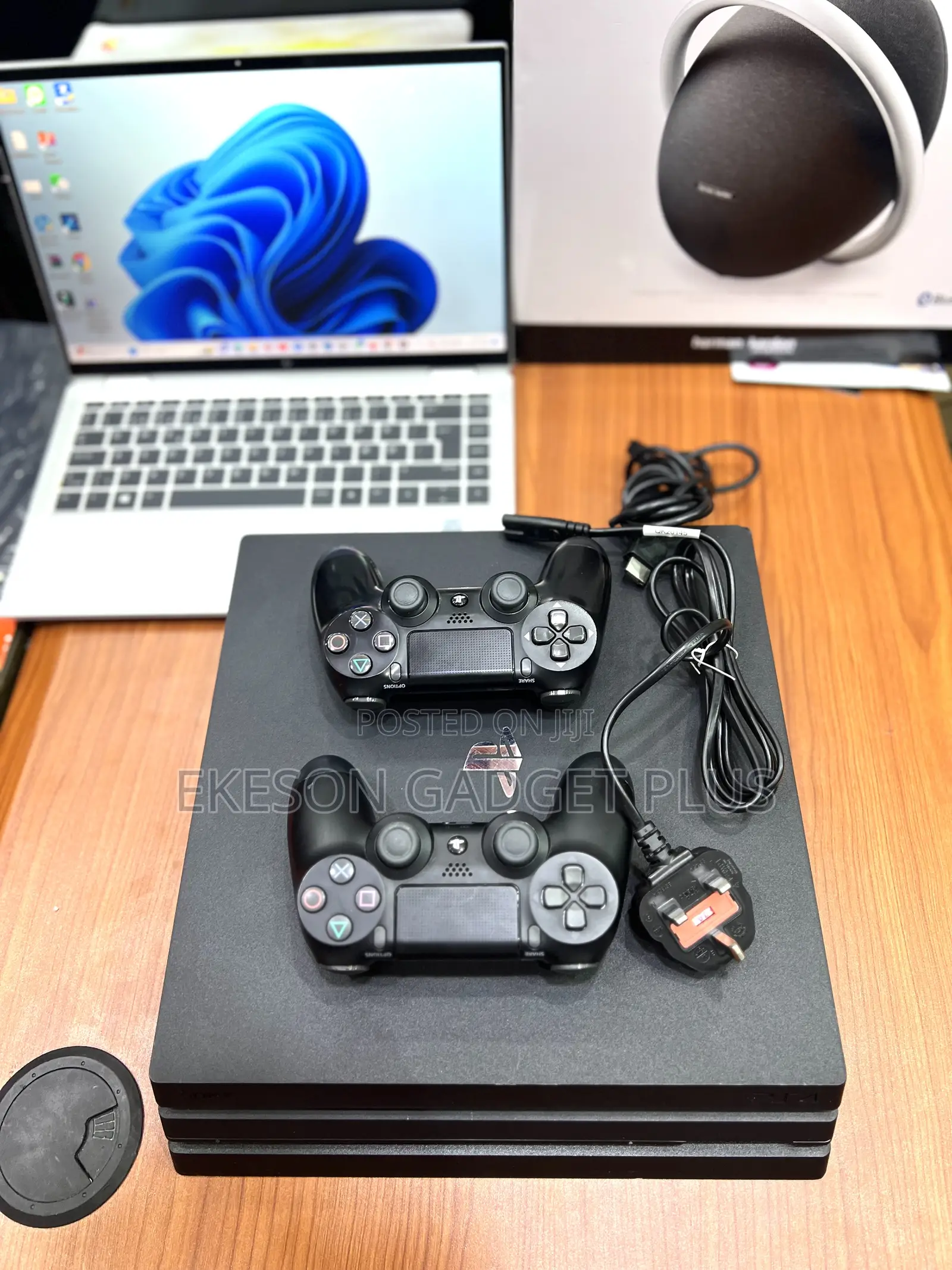 Foreign Used Ps4 Pro Console 1TB With 2 Pads and Warranty