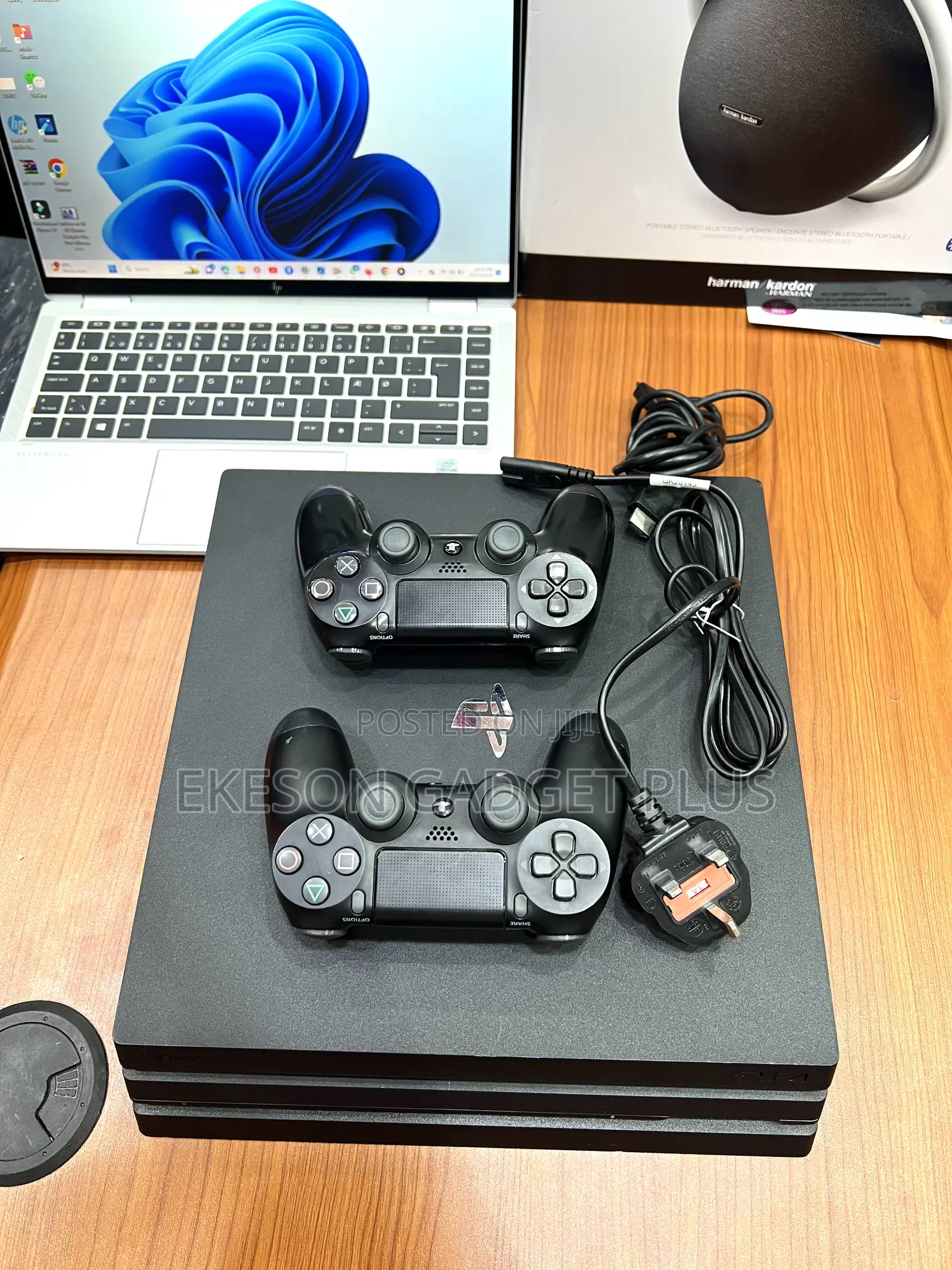 Foreign Used Ps4 Pro Console 1TB With 2 Pads and Warranty