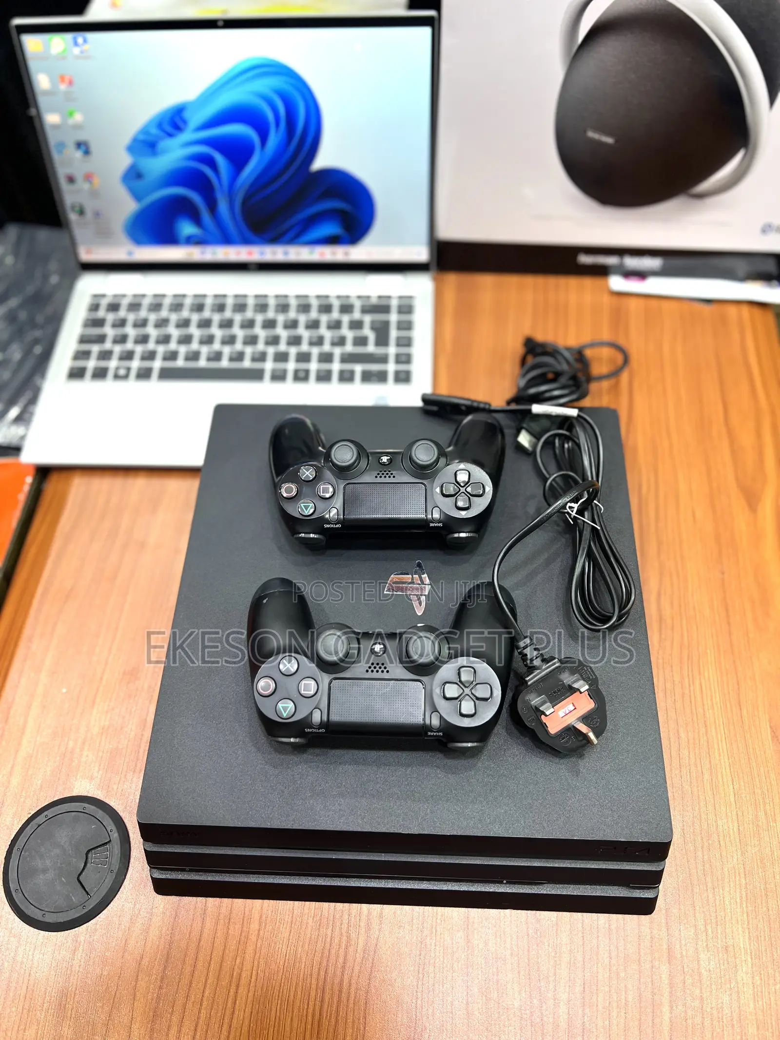 Foreign Used Ps4 Pro Console 1TB With 2 Pads and Warranty