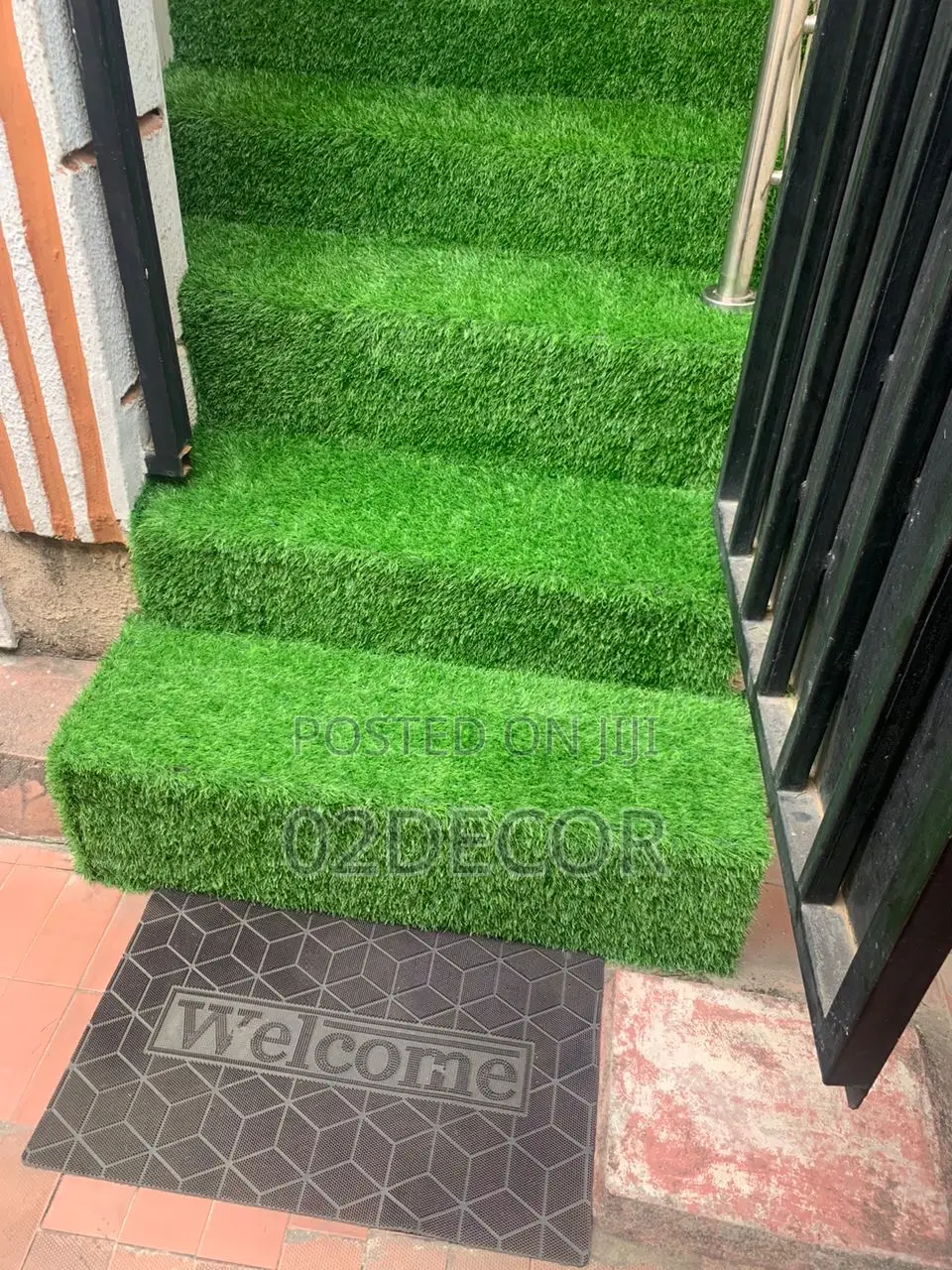 Artificial Grass Rugs for Outdoor Staircase