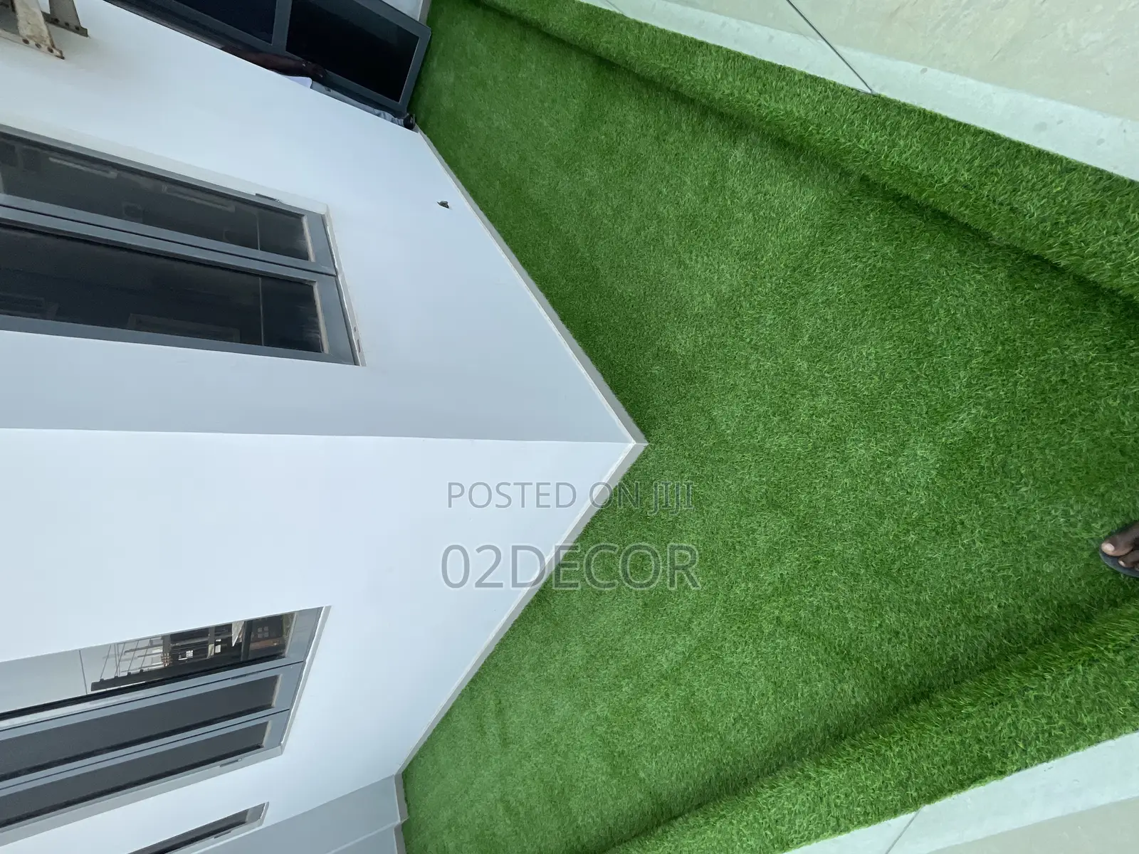 Quality Green Grass for Balcony