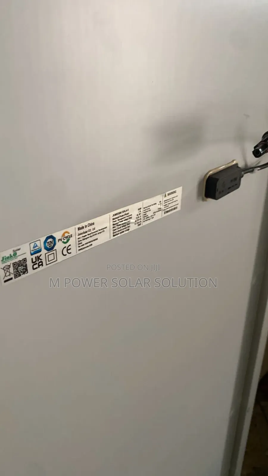 555w 144cells Jinko Halfcut Mono Solar Panels