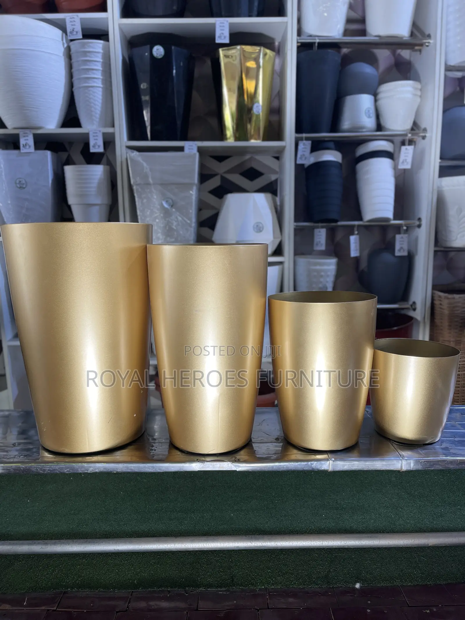 Modern Gold Glossy Pots