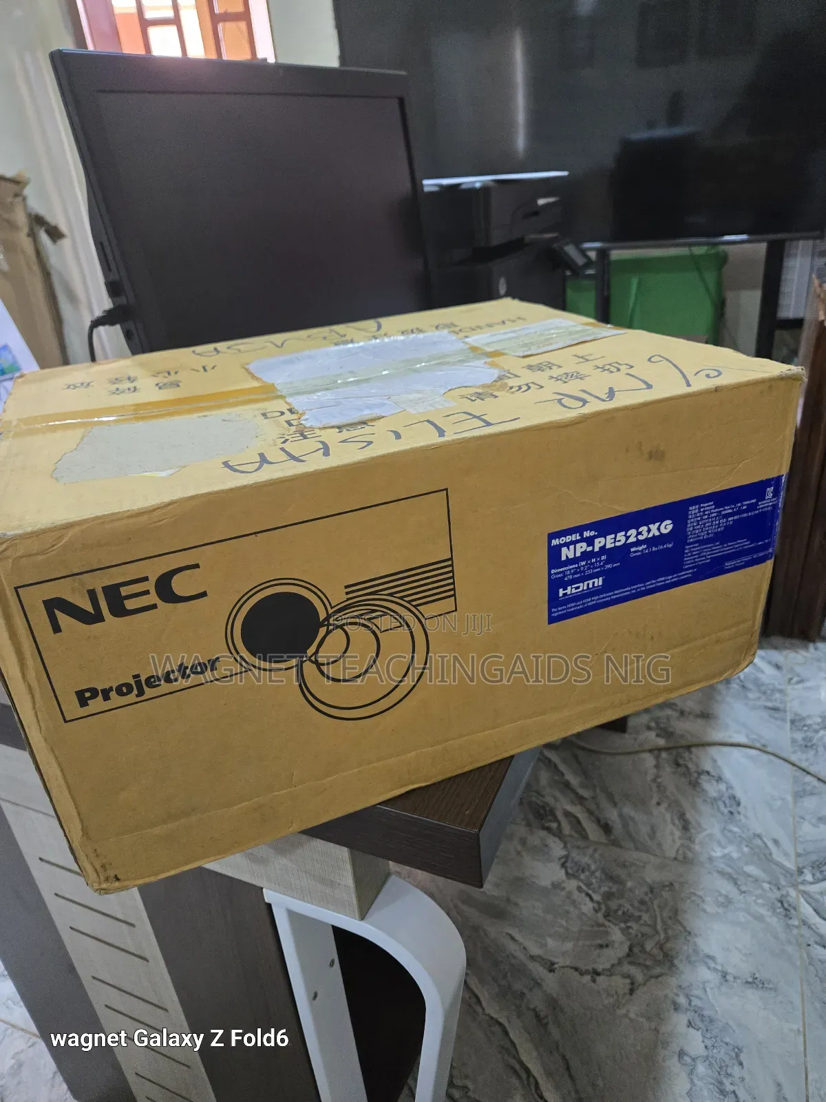 Nec Np-P525ul 5200-Lumen Wuxga Laser LCD Projector