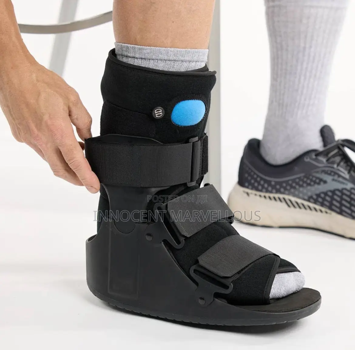 Black Aircast Boot With Pump