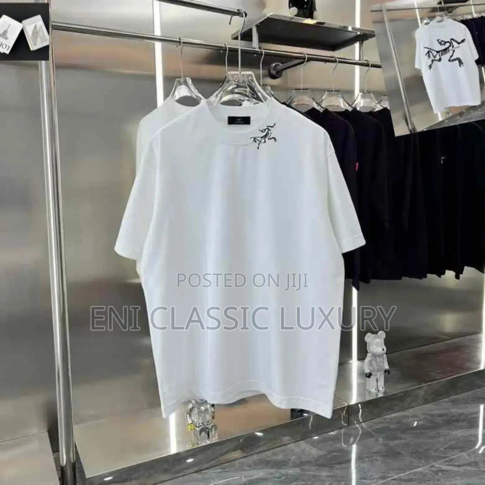 Best Quality Luxury Round Neck Available in Store