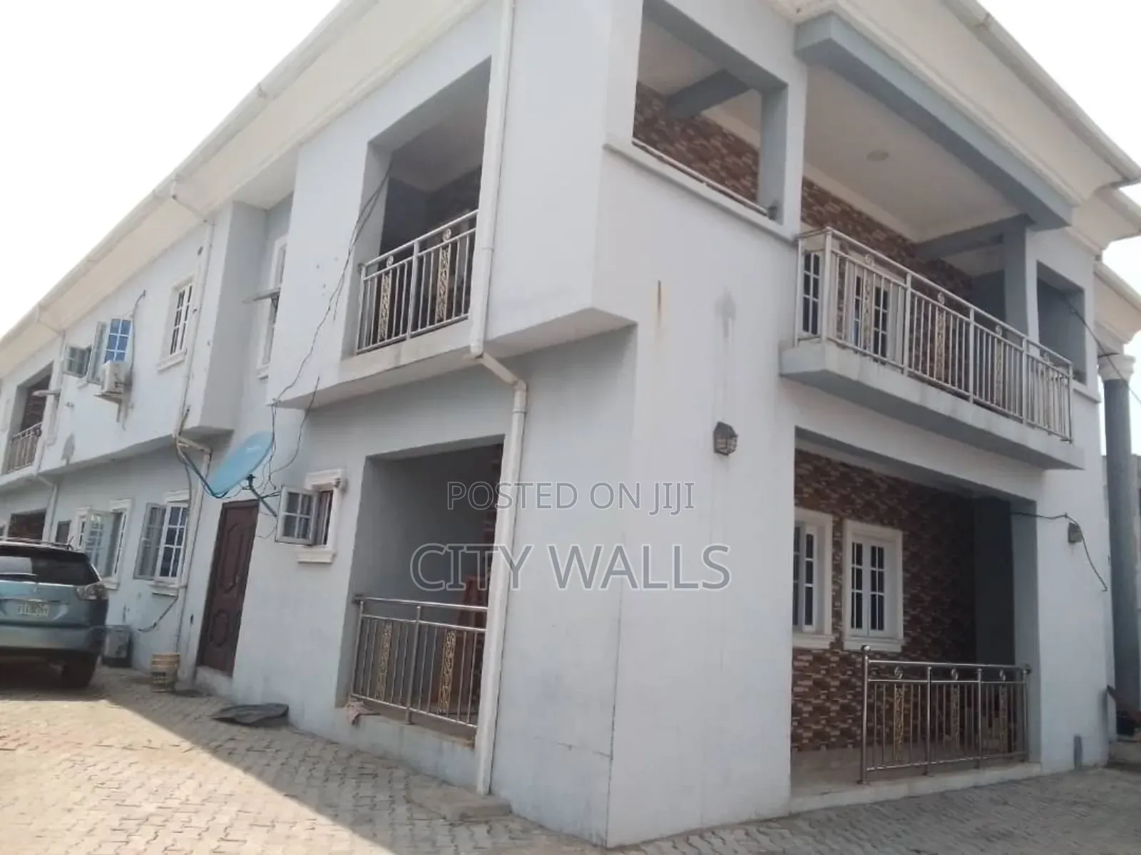 3bdrm Block of Flats in Ogombo for rent