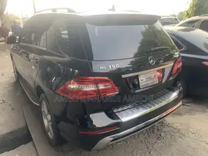 Mercedes-Benz M Class ML350 4dr SUV (3.5L 6cyl 7A) 2015 Black