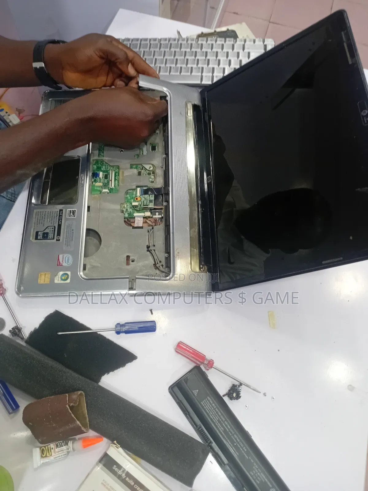 Learn How To Repair Laptops In Few Weeks & Be Certified