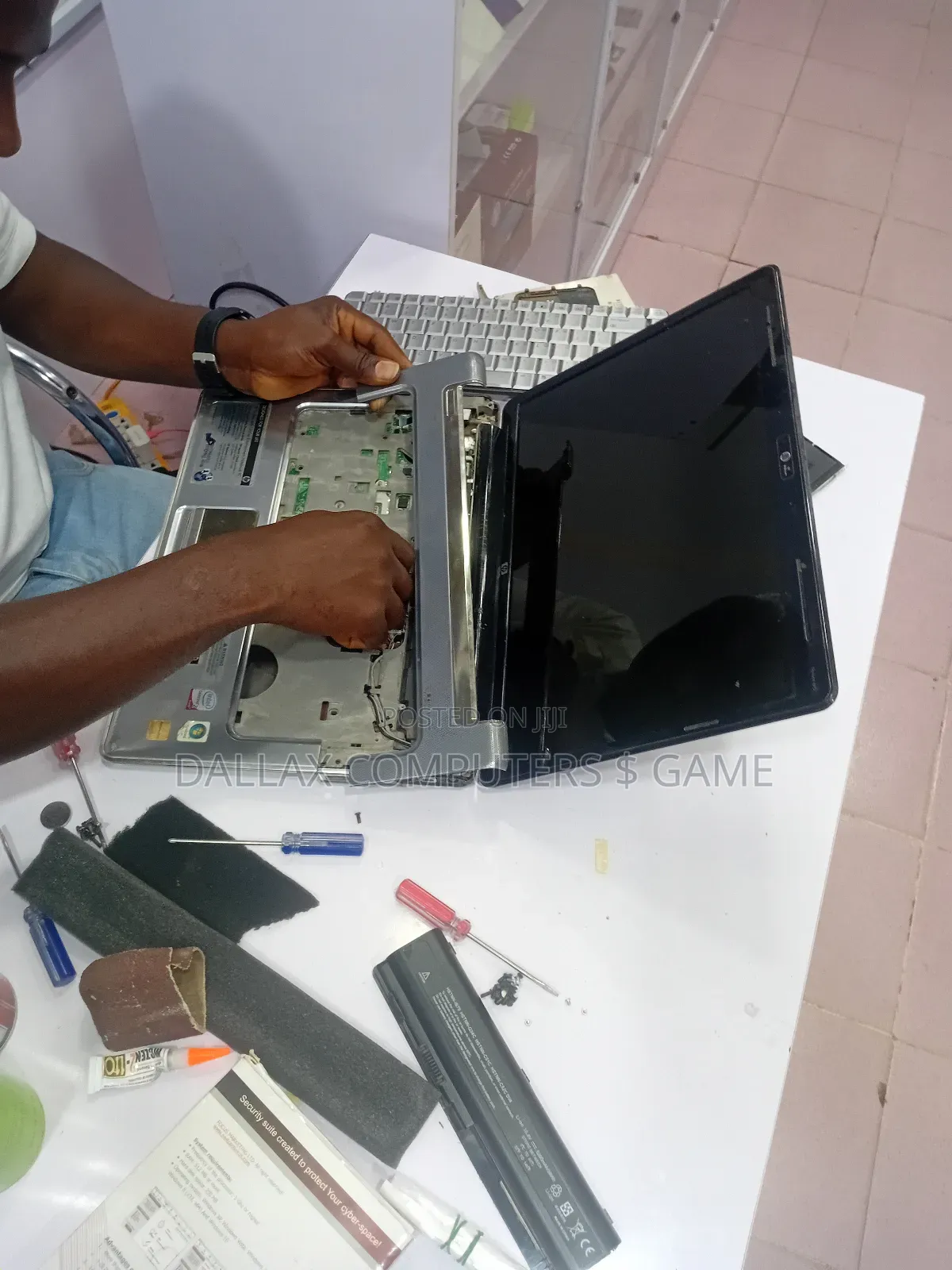 Learn How To Repair Laptops In Few Weeks & Be Certified