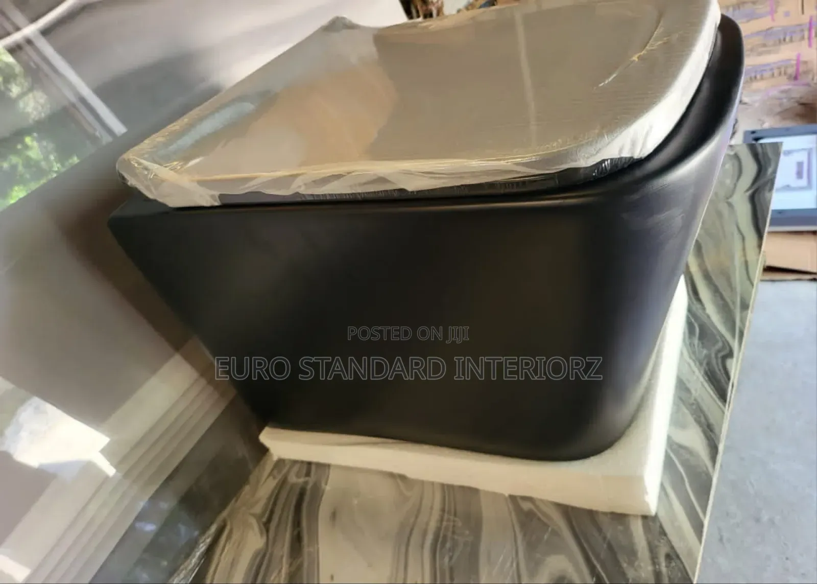 Wall Tank Conceal Wc Black