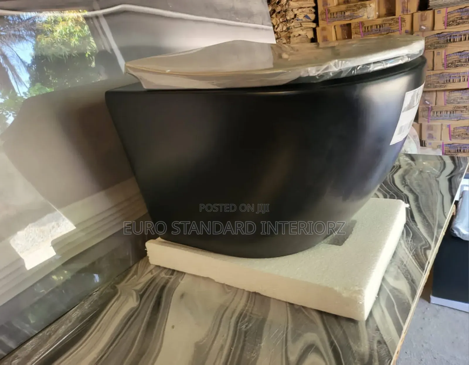 Wall Tank Conceal Wc Black