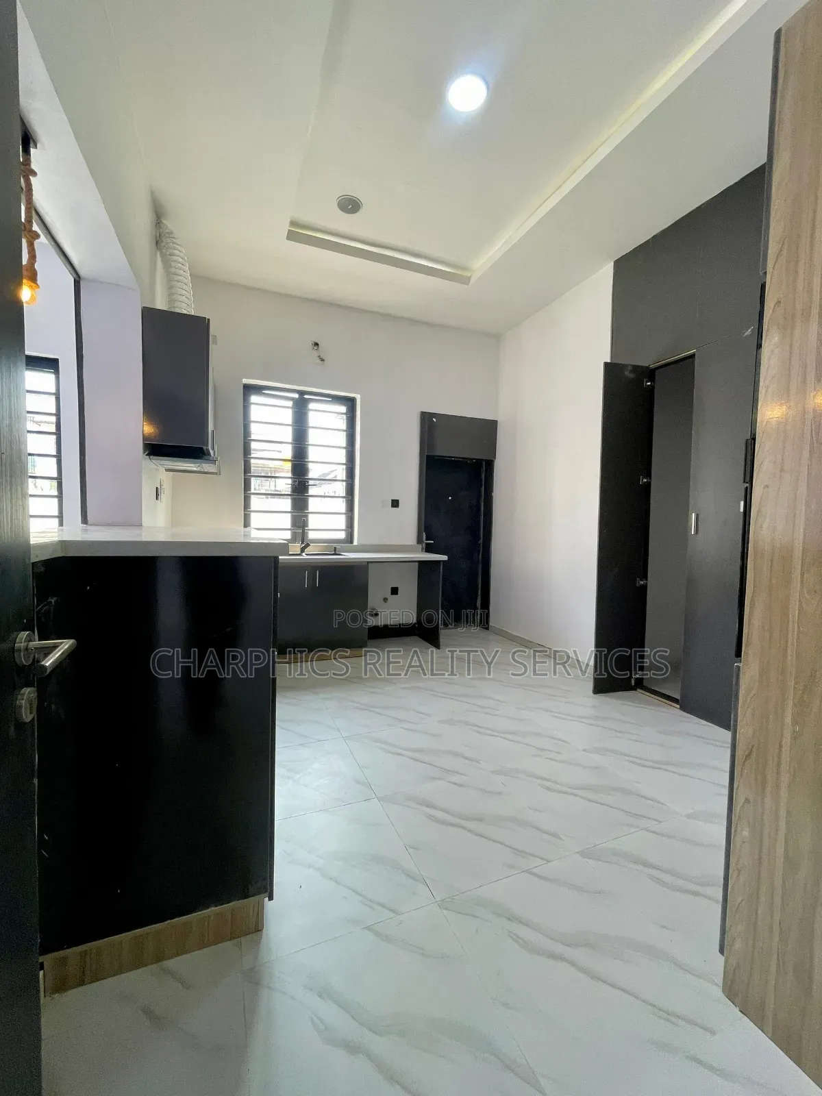 4bdrm Duplex in Ikota for sale