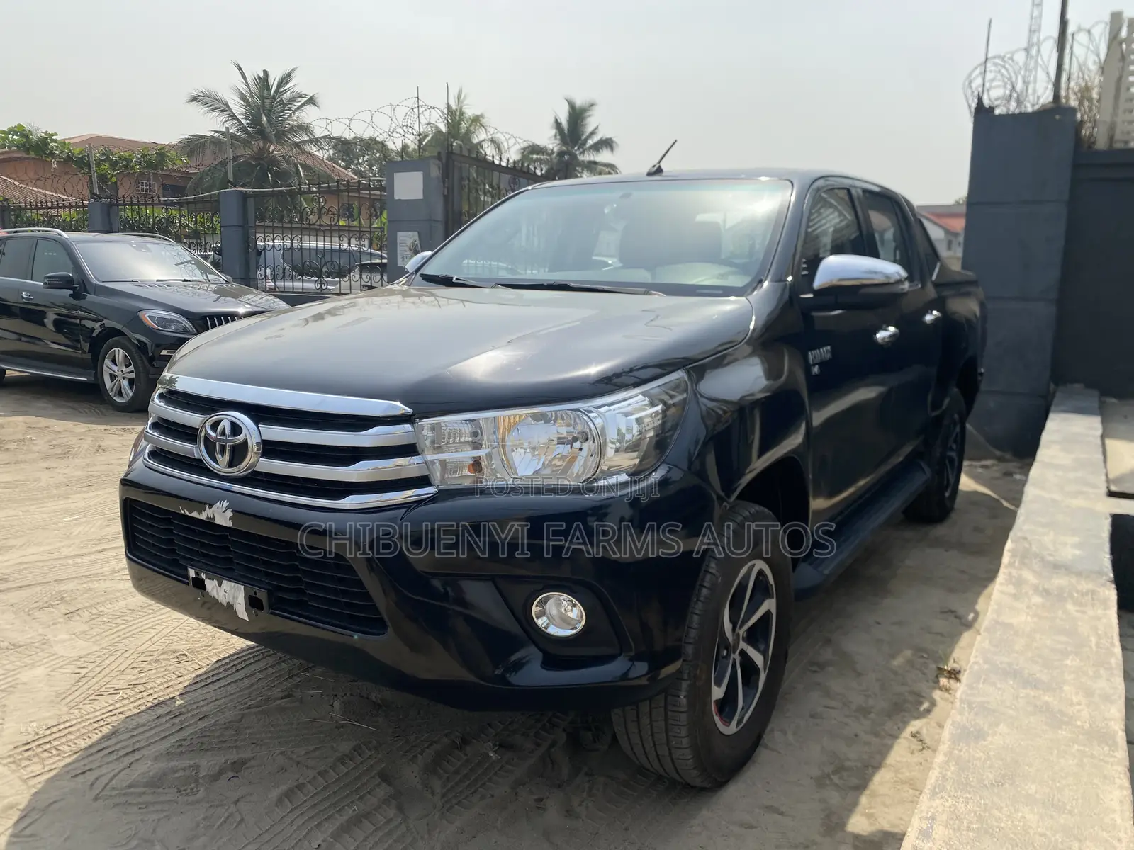 Toyota Hilux SR5+ 4x4 2018 Black