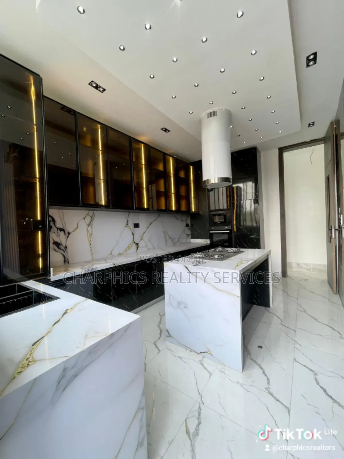 5bdrm Duplex in Lekki for sale