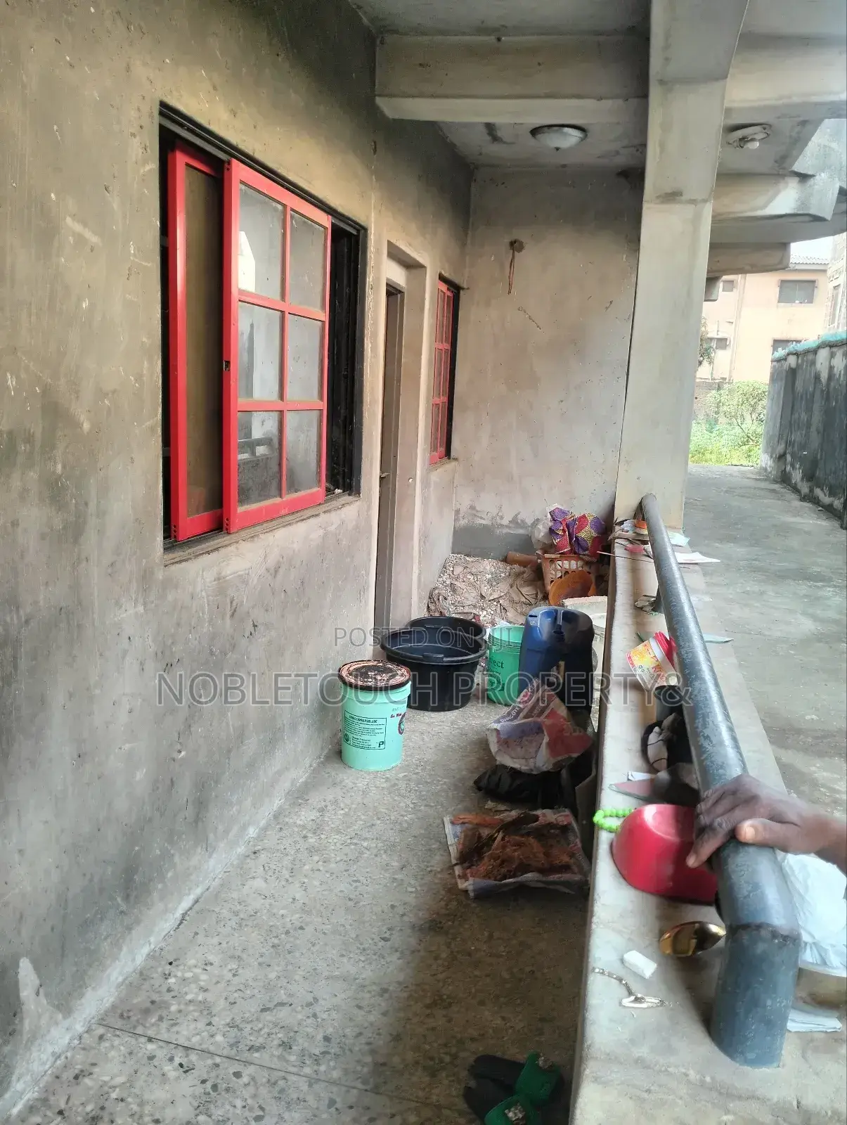 3bdrm Block of Flats in Custom Bus Stop for sale