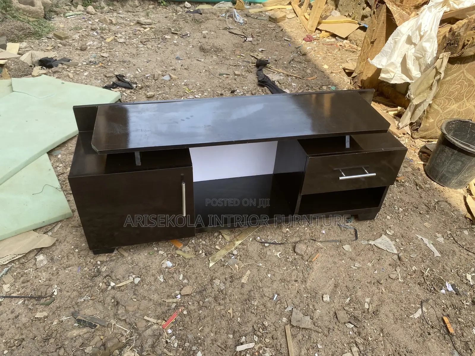 Arisekola Interior Furniture Maker