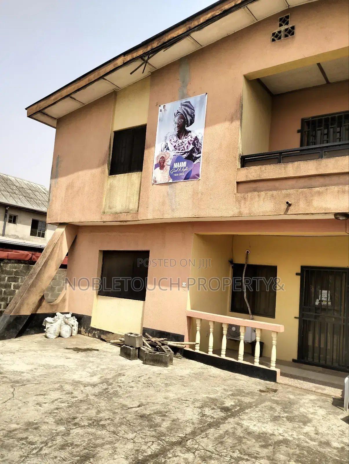 4bdrm Block of Flats in Off Ikotun Ijegun for sale