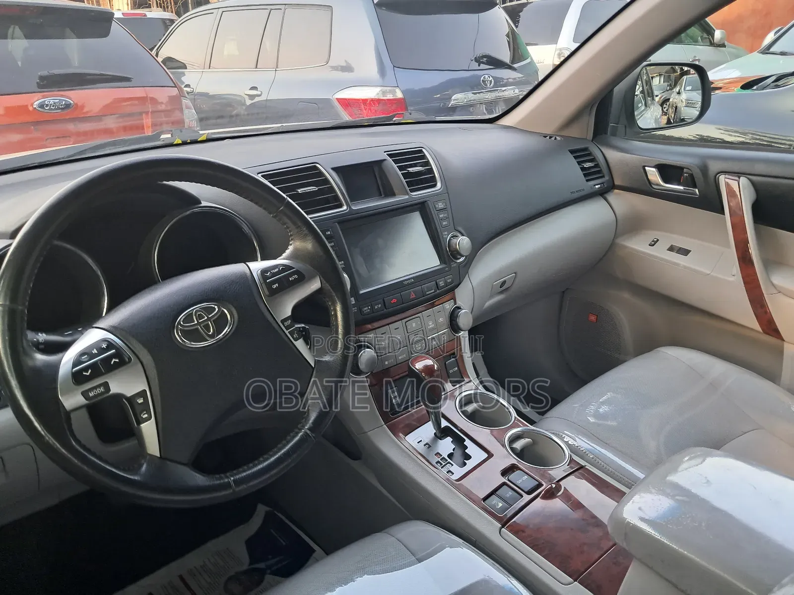 Toyota Highlander Limited 3.5l 4WD 2013 White
