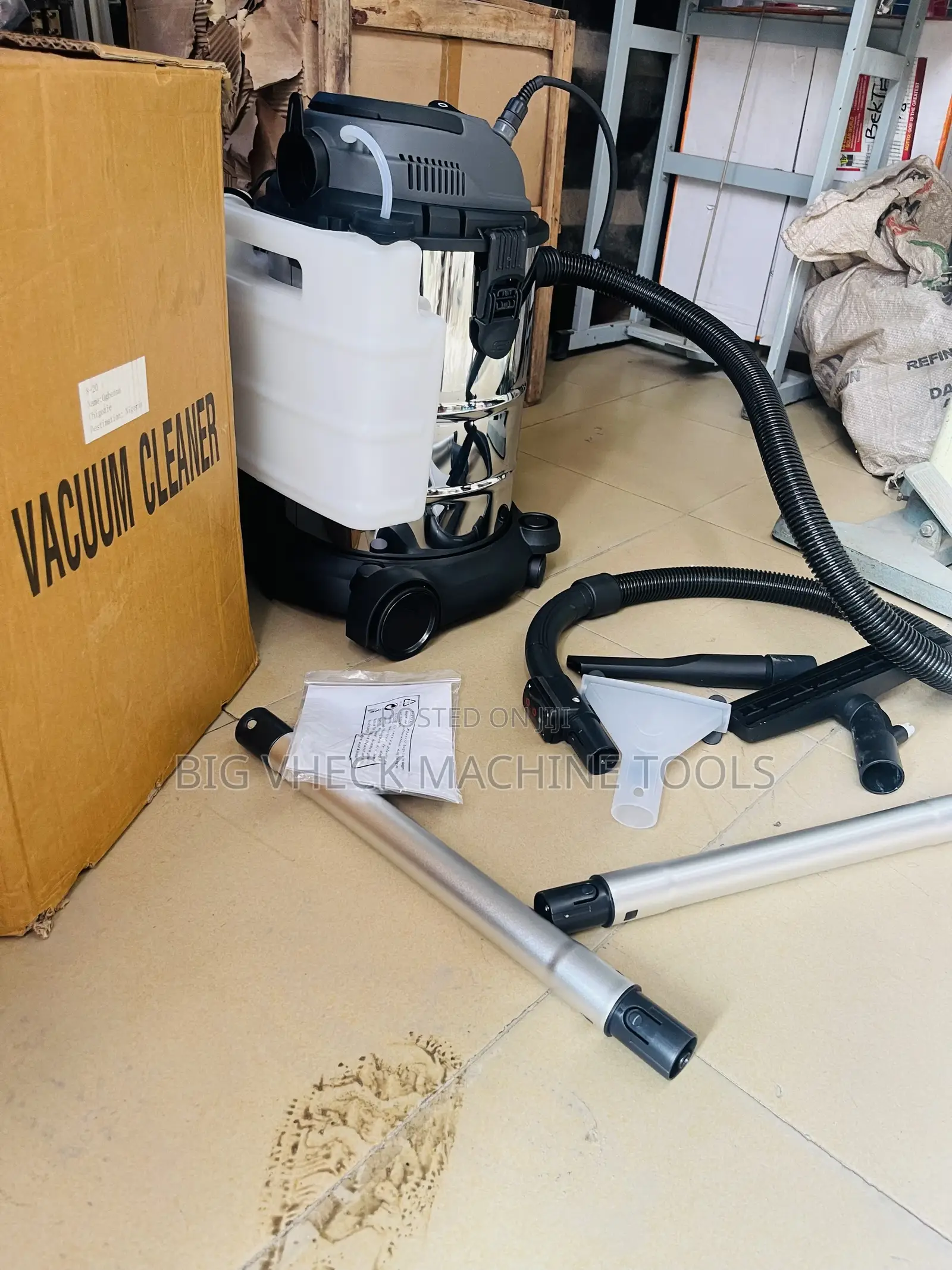 Extractor Vacuum Cleaner Wet and Dry With Blower 4in1