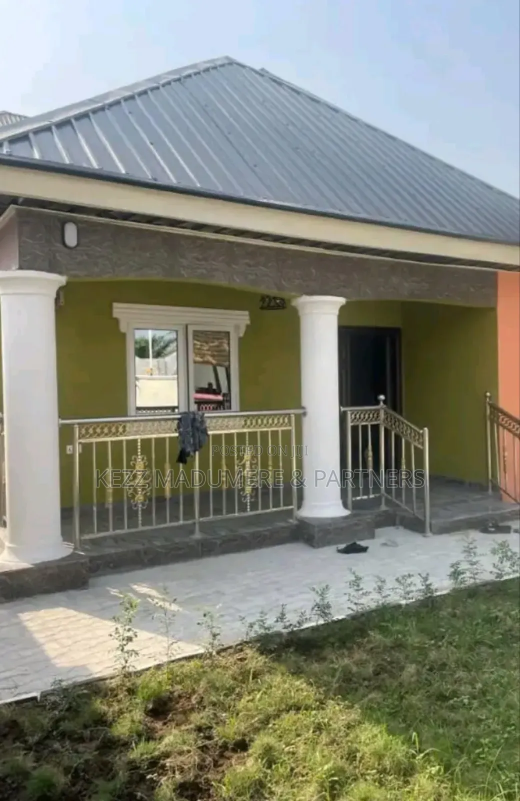 4bdrm Bungalow in Inside A Gated for sale