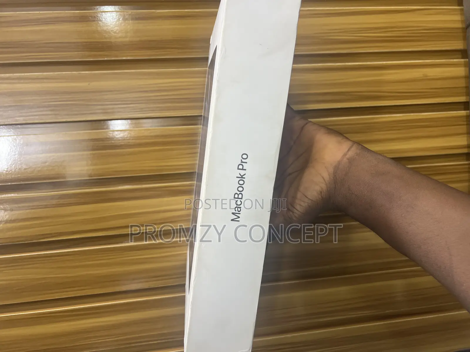 New Laptop Apple MacBook Pro 2024 M4 Max 14-Inch 36GB SSD 1T