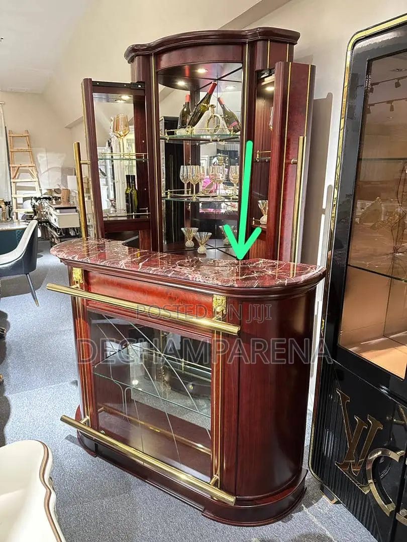 Wine Bar / Cabinet