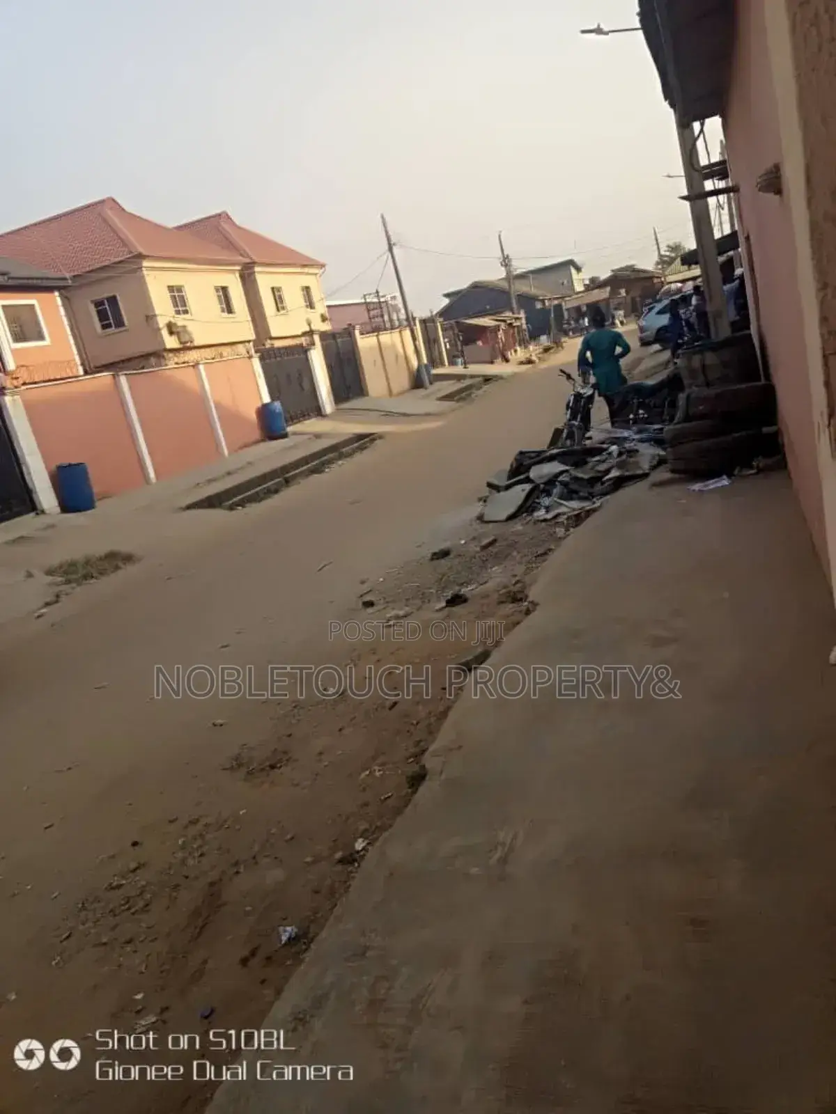 3bdrm Block of Flats in Igando Lagos, Akesan for sale