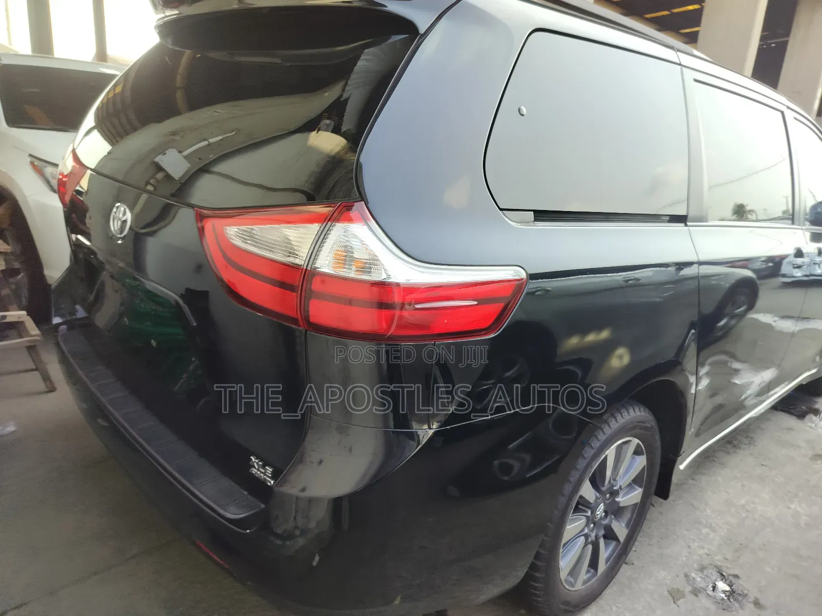 Toyota Sienna Limited (3.5L 6cyl 8A) 2018 Black