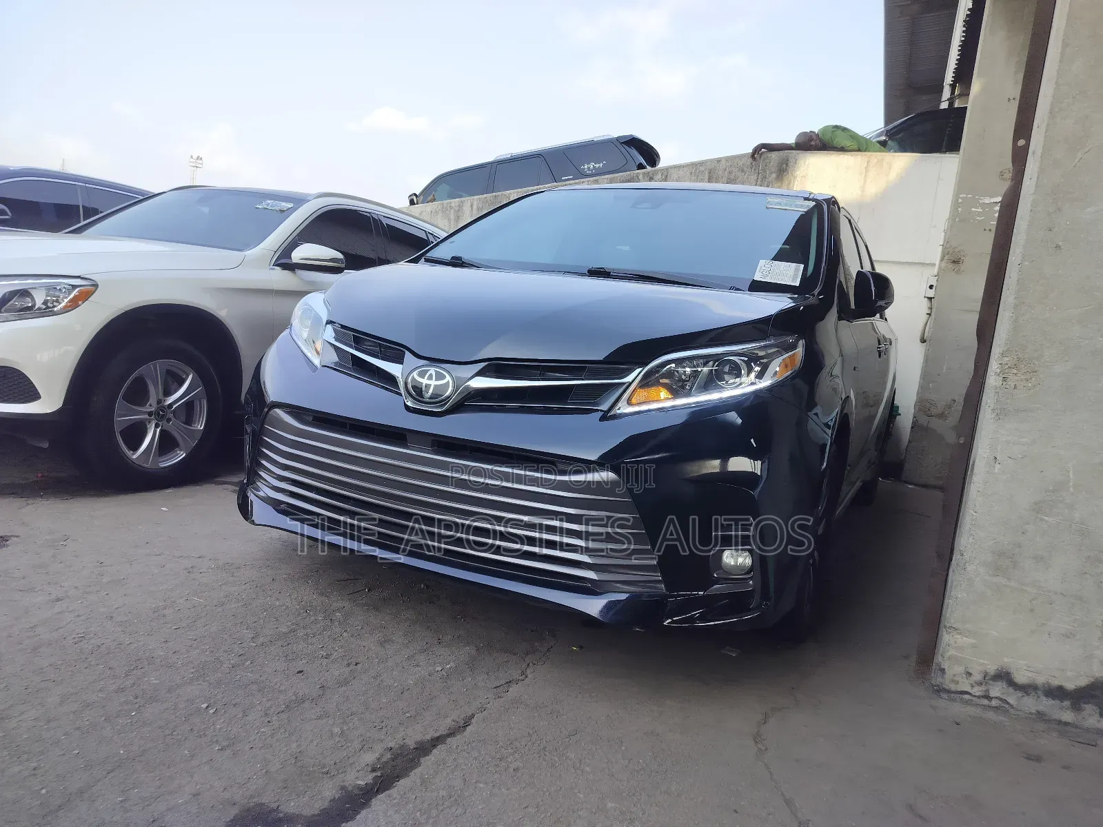 Toyota Sienna XLE AWD (3.5L 6cyl 8A) 2018 Black