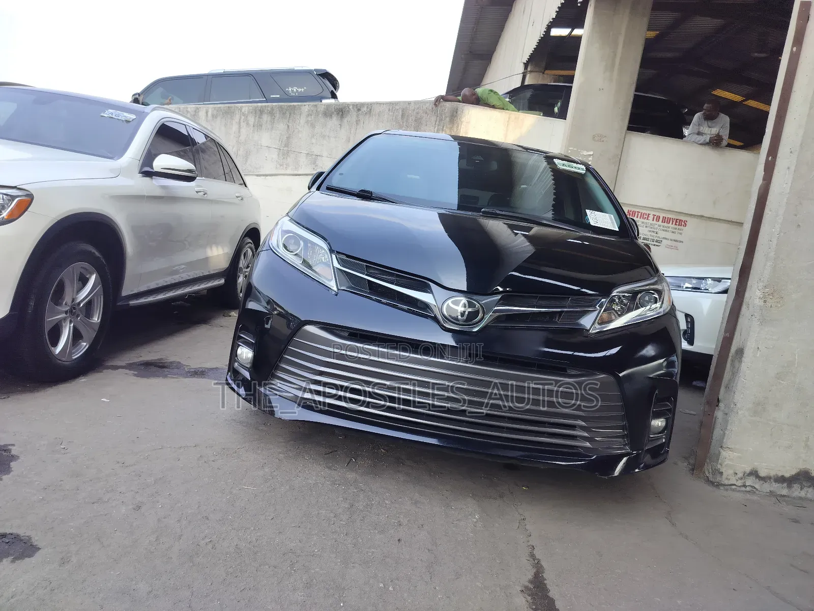 Toyota Sienna XLE AWD (3.5L 6cyl 8A) 2018 Black