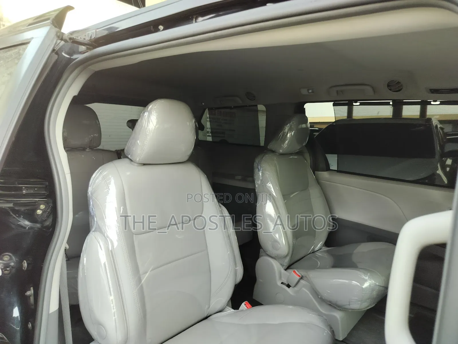 Toyota Sienna XLE AWD (3.5L 6cyl 8A) 2018 Black
