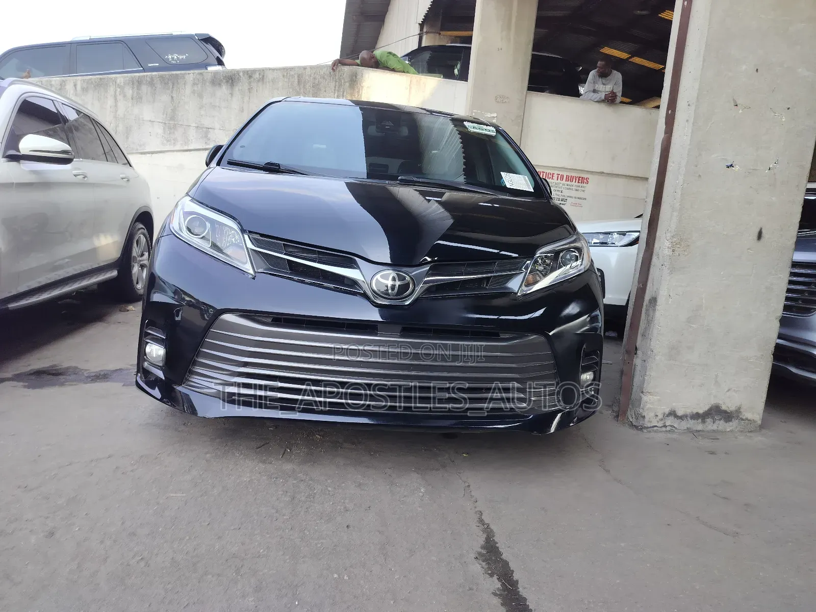 Toyota Sienna XLE (3.5L 6cyl 8A) 2018 Black